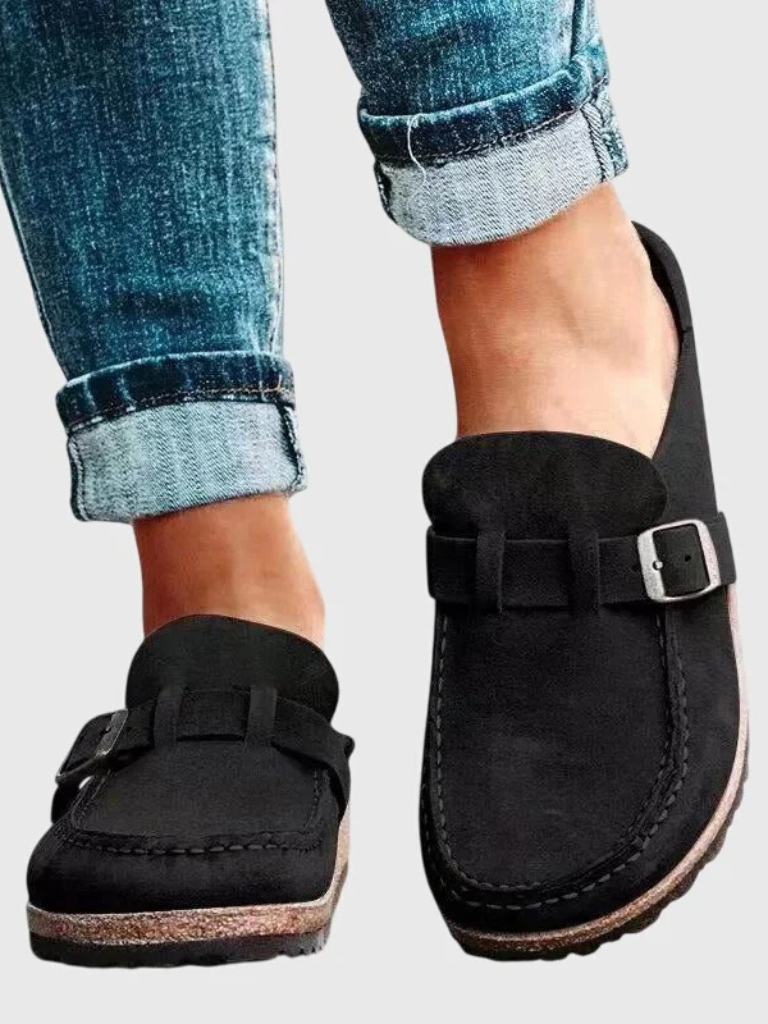 Mallorca – Suede Buckle Comfort Clogs